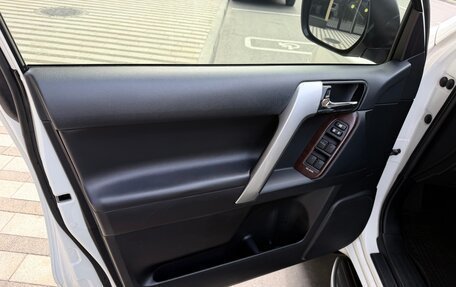 Toyota Land Cruiser Prado 150 рестайлинг 2, 2016 год, 4 120 000 рублей, 11 фотография