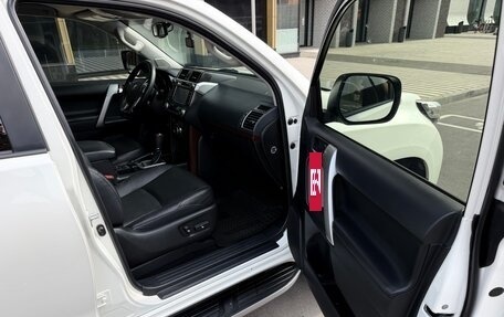 Toyota Land Cruiser Prado 150 рестайлинг 2, 2016 год, 4 120 000 рублей, 9 фотография