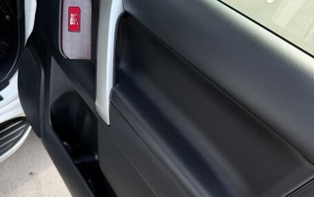 Toyota Land Cruiser Prado 150 рестайлинг 2, 2016 год, 4 120 000 рублей, 10 фотография