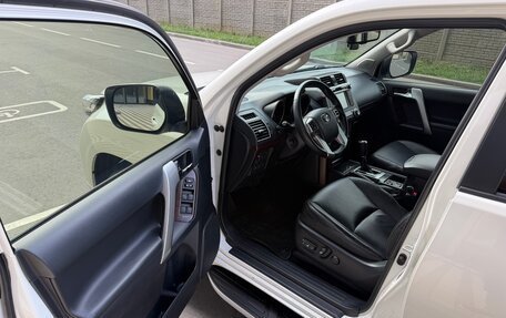 Toyota Land Cruiser Prado 150 рестайлинг 2, 2016 год, 4 120 000 рублей, 12 фотография