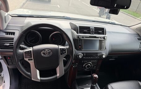 Toyota Land Cruiser Prado 150 рестайлинг 2, 2016 год, 4 120 000 рублей, 15 фотография