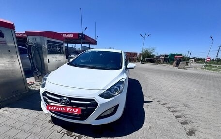 Hyundai i30 II рестайлинг, 2015 год, 1 250 000 рублей, 2 фотография