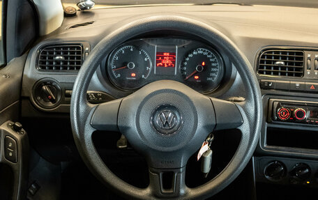 Volkswagen Polo VI (EU Market), 2011 год, 750 000 рублей, 6 фотография