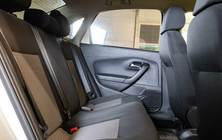 Volkswagen Polo VI (EU Market), 2011 год, 750 000 рублей, 18 фотография
