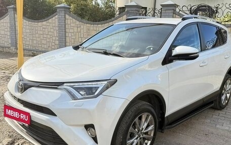 Toyota RAV4, 2018 год, 2 549 000 рублей, 2 фотография