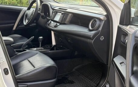 Toyota RAV4, 2018 год, 2 549 000 рублей, 9 фотография