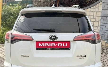 Toyota RAV4, 2018 год, 2 549 000 рублей, 5 фотография