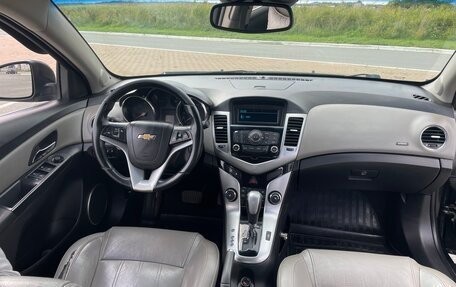 Chevrolet Cruze II, 2011 год, 700 000 рублей, 4 фотография