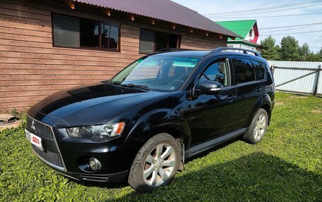 Mitsubishi Outlander III рестайлинг 3, 2011 год, 1 090 000 рублей, 2 фотография