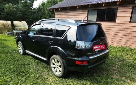Mitsubishi Outlander III рестайлинг 3, 2011 год, 1 090 000 рублей, 4 фотография