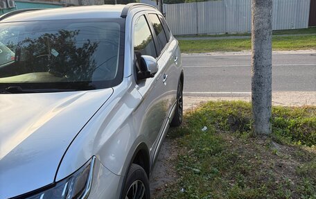 Mitsubishi Outlander III рестайлинг 3, 2021 год, 2 820 000 рублей, 3 фотография