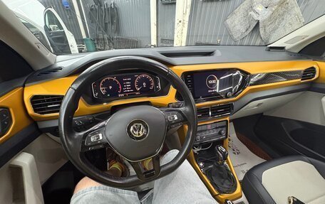 Volkswagen T-Cross I, 2020 год, 1 900 000 рублей, 11 фотография