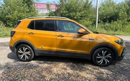Volkswagen T-Cross I, 2020 год, 1 900 000 рублей, 3 фотография