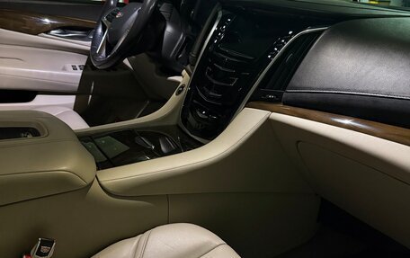 Cadillac Escalade IV, 2018 год, 4 790 000 рублей, 19 фотография
