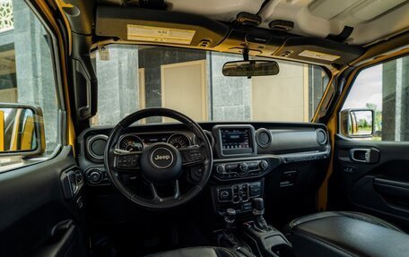 Jeep Wrangler, 2021 год, 4 900 000 рублей, 24 фотография