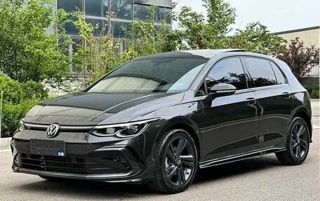 Volkswagen Golf VIII, 2023 год, 1 960 000 рублей, 1 фотография