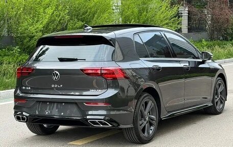 Volkswagen Golf VIII, 2023 год, 1 960 000 рублей, 2 фотография