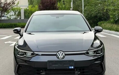 Volkswagen Golf VIII, 2023 год, 1 960 000 рублей, 3 фотография