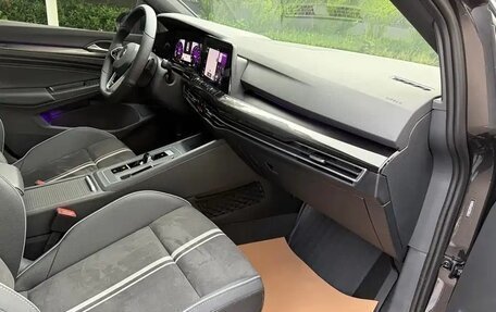 Volkswagen Golf VIII, 2023 год, 1 960 000 рублей, 10 фотография