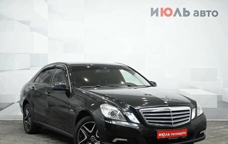 Mercedes-Benz E-Класс, 2010 год, 990 000 рублей, 3 фотография