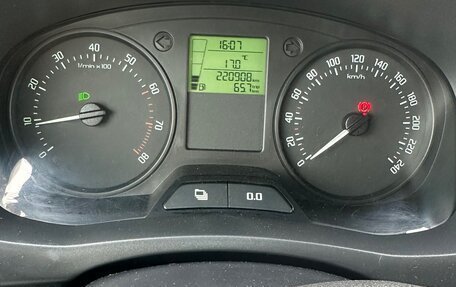 Skoda Fabia II, 2012 год, 380 000 рублей, 2 фотография
