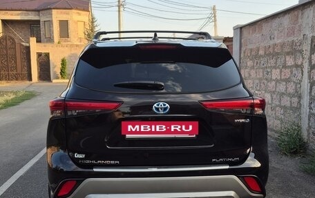 Toyota Highlander, 2021 год, 6 700 000 рублей, 3 фотография