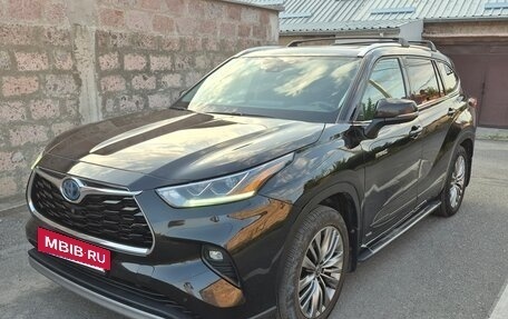 Toyota Highlander, 2021 год, 6 700 000 рублей, 13 фотография