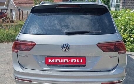 Volkswagen Tiguan II, 2020 год, 2 900 000 рублей, 2 фотография