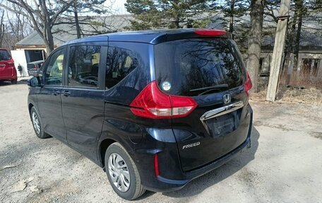 Honda Freed II, 2021 год, 1 750 000 рублей, 2 фотография