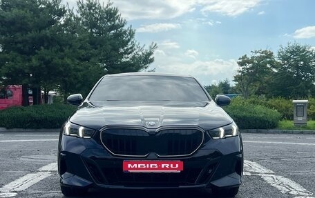 BMW 5 серия, 2025 год, 7 430 000 рублей, 2 фотография
