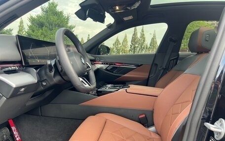 BMW 5 серия, 2025 год, 7 430 000 рублей, 8 фотография