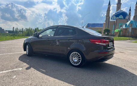 KIA Rio III рестайлинг, 2015 год, 910 000 рублей, 5 фотография