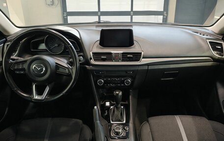 Mazda 3, 2017 год, 1 600 000 рублей, 10 фотография