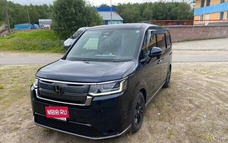 Honda Stepwgn, 2022 год, 2 900 000 рублей, 2 фотография
