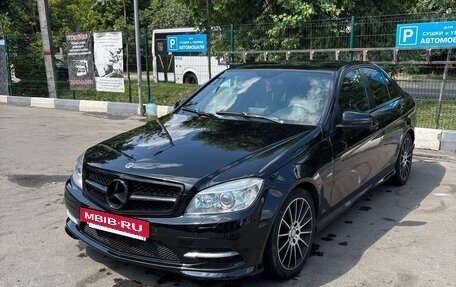 Mercedes-Benz C-Класс, 2010 год, 1 100 000 рублей, 3 фотография