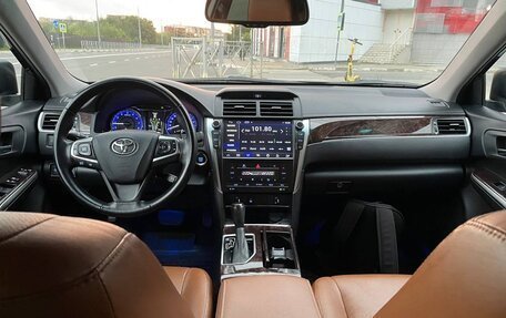 Toyota Camry, 2017 год, 2 200 000 рублей, 13 фотография