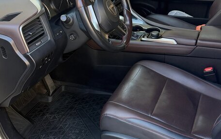 Lexus RX IV рестайлинг, 2018 год, 3 690 000 рублей, 6 фотография