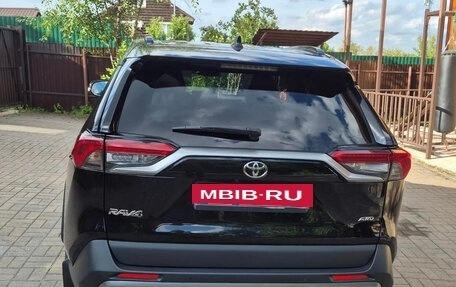 Toyota RAV4, 2021 год, 3 690 000 рублей, 3 фотография