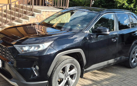 Toyota RAV4, 2021 год, 3 690 000 рублей, 8 фотография
