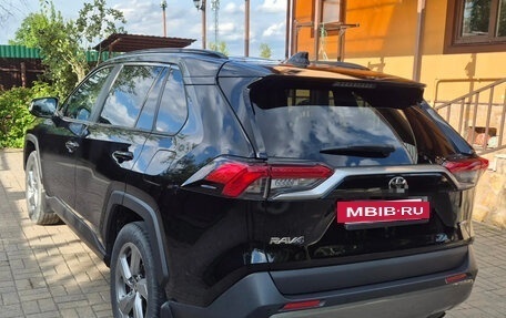 Toyota RAV4, 2021 год, 3 690 000 рублей, 11 фотография