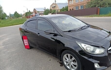 Hyundai Solaris II рестайлинг, 2012 год, 800 000 рублей, 5 фотография