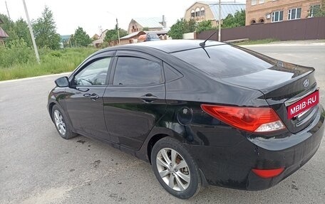 Hyundai Solaris II рестайлинг, 2012 год, 800 000 рублей, 4 фотография
