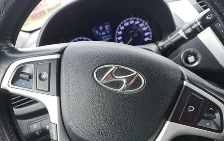 Hyundai Solaris II рестайлинг, 2012 год, 800 000 рублей, 17 фотография