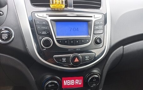 Hyundai Solaris II рестайлинг, 2012 год, 800 000 рублей, 16 фотография