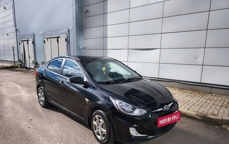 Hyundai Solaris II рестайлинг, 2012 год, 650 000 рублей, 3 фотография