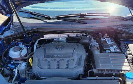 Volkswagen Tiguan II, 2018 год, 3 150 000 рублей, 2 фотография