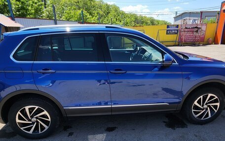 Volkswagen Tiguan II, 2018 год, 3 150 000 рублей, 4 фотография