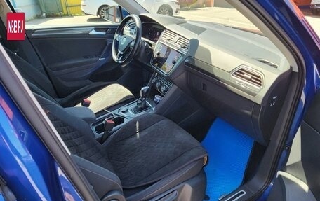 Volkswagen Tiguan II, 2018 год, 3 150 000 рублей, 3 фотография