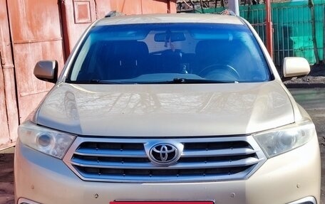 Toyota Highlander III, 2011 год, 1 800 000 рублей, 3 фотография