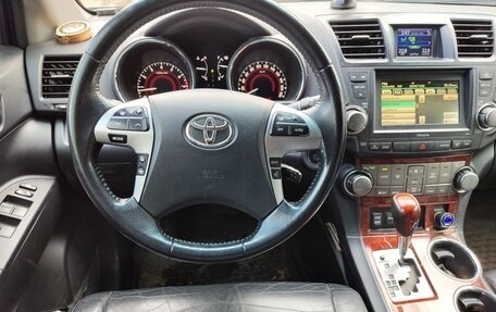 Toyota Highlander III, 2011 год, 1 800 000 рублей, 6 фотография